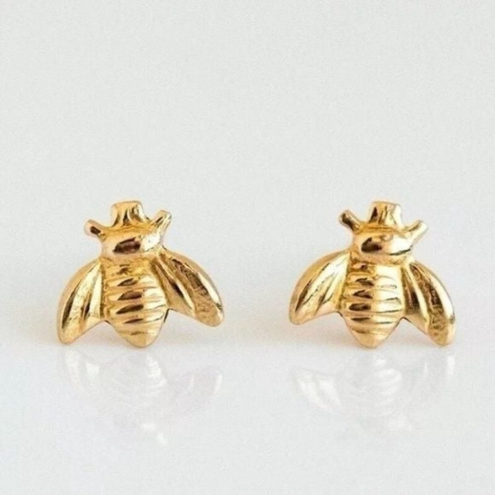Gold plated bee stud earrings - Picture 2 of 5